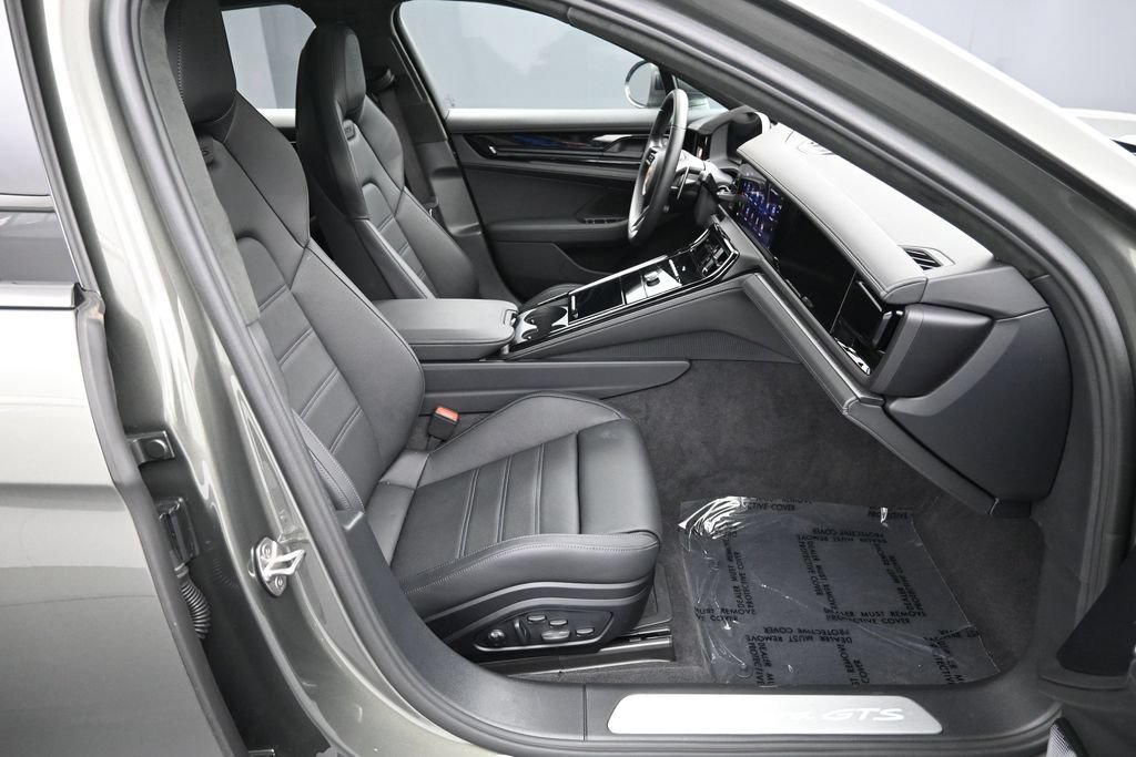 Certified 2026 Porsche Panamera GTS AWD/4WD image 31