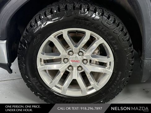 Used 2019 GMC Sierra 1500 SLT w/ SLT Premium Plus Package AWD/4WD image 13