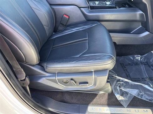 Used 2022 Ford Expedition Max Platinum image 17