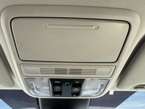 Used 2025 Honda Odyssey EX-L image 37