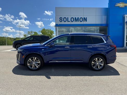 Used 2025 Cadillac XT6 Premium Luxury w/ Platinum Package image 2