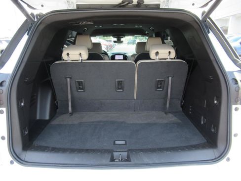 Certified 2023 Chevrolet Traverse Premier FWD image 39