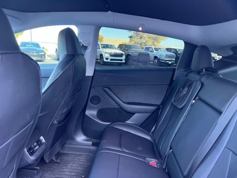 Used 2025 Tesla Model Y Long Range RWD image 21