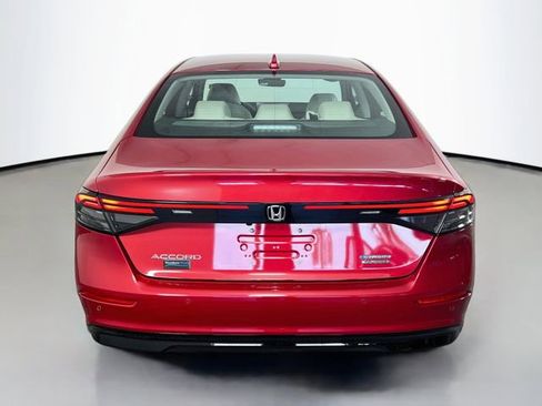 Used 2024 Honda Accord Touring image 7