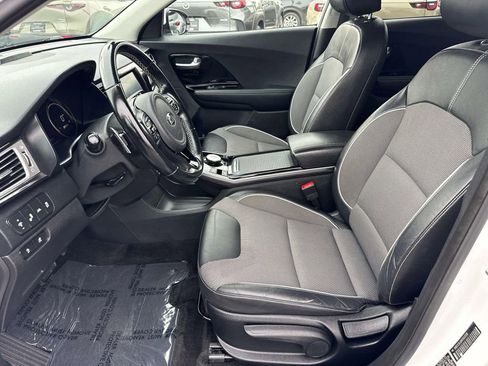 Used 2019 Kia Niro EX image 24