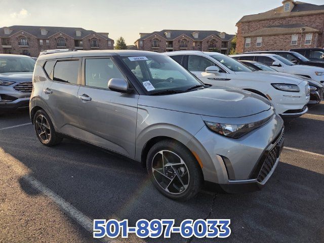 Used 2023 Kia Soul EX FWD image 3