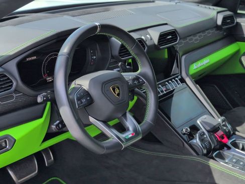 Used 2023 Lamborghini Urus S image 12