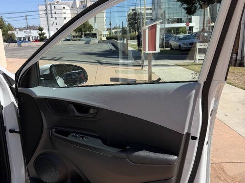 Used 2019 Hyundai Kona SE FWD image 31