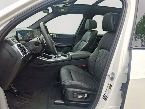 Used 2025 BMW X5 xDrive40i AWD/4WD image 14