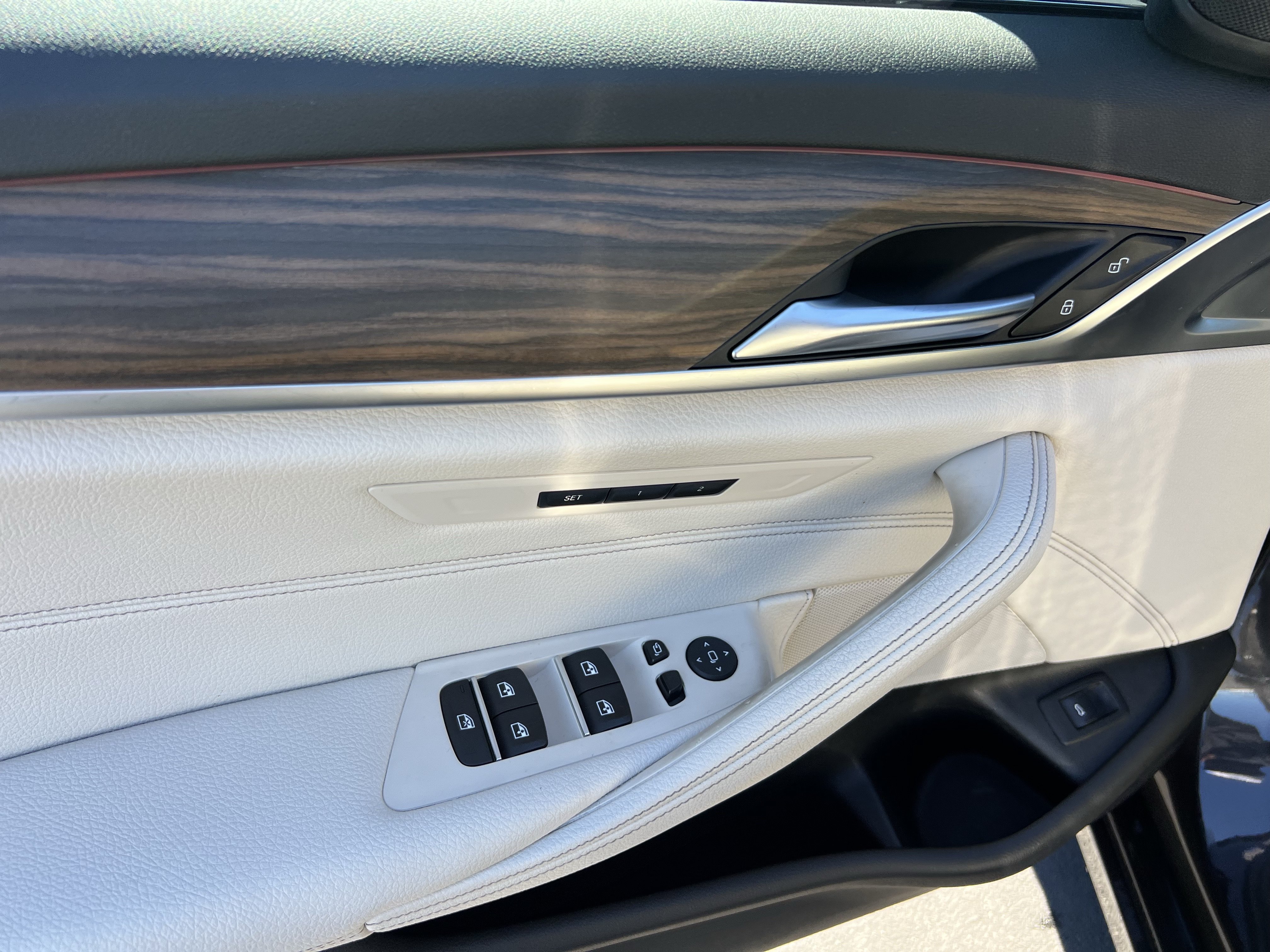 Used 2023 BMW 530i w/ Convenience Package RWD image 14