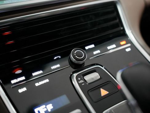 Used 2018 Porsche Panamera Turbo image 18