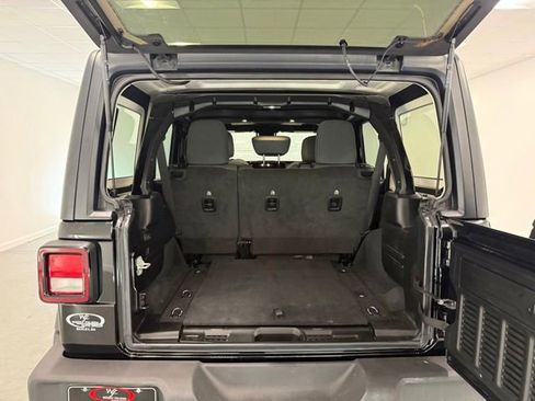 Used 2024 Jeep Wrangler Unlimited Sport AWD/4WD image 9