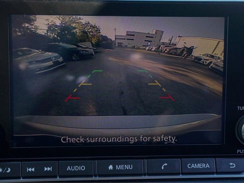 Used 2024 Nissan Rogue SV image 12