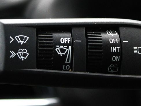 Used 2024 Chevrolet Traverse LT w/ Midnight/Sport Edition image 24