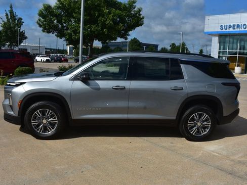 New 2026 Chevrolet Traverse LT w/ LPO, Floor Liner Package FWD image 9