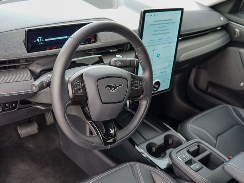 Certified 2025 Ford Mustang Mach-E Premium AWD/4WD image 9