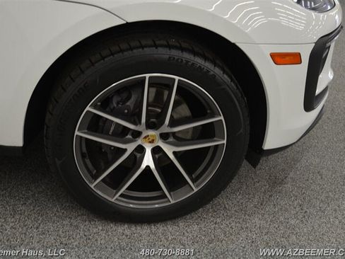 Used 2023 Porsche Macan AWD/4WD image 43