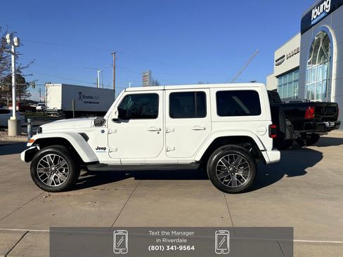 Used 2022 Jeep Wrangler Unlimited Sahara image 7