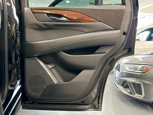 Used 2015 Cadillac Escalade Premium RWD image 43