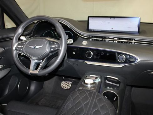 Used 2024 Genesis GV70 2.5T w/ Sport Prestige Package AWD/4WD image 17