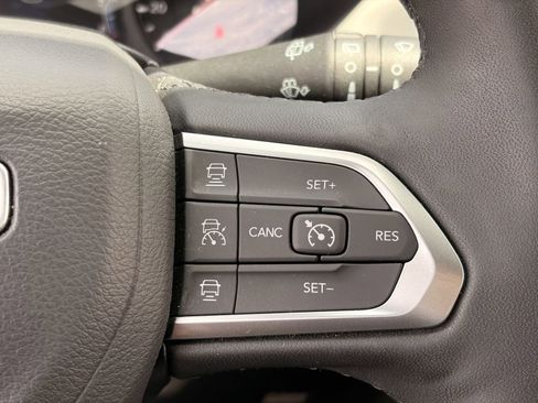 Used 2025 Jeep Compass Limited AWD/4WD image 26