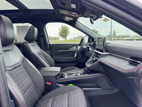 Used 2025 Ford Explorer ST-Line w/ Premium Package image 22