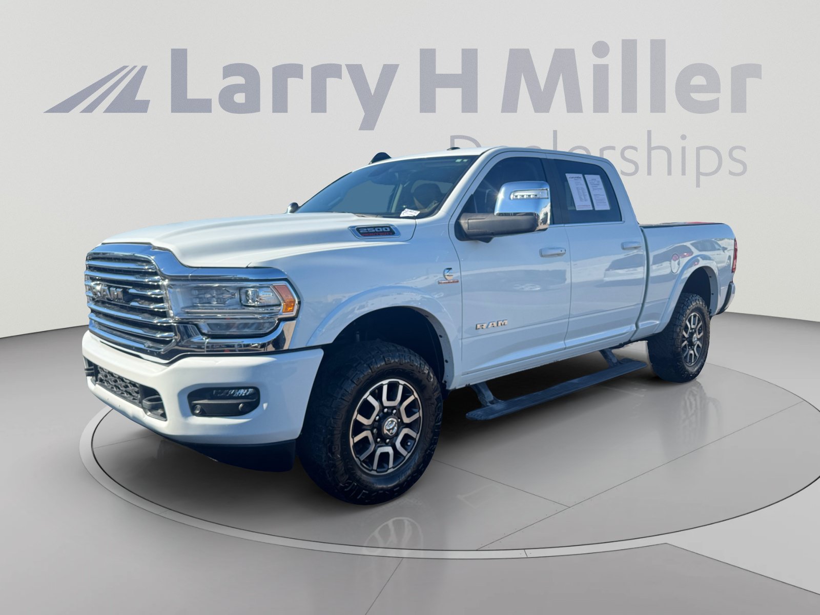 Used 2024 RAM 2500 Limited w/ Towing Technology Group AWD/4WD image 1