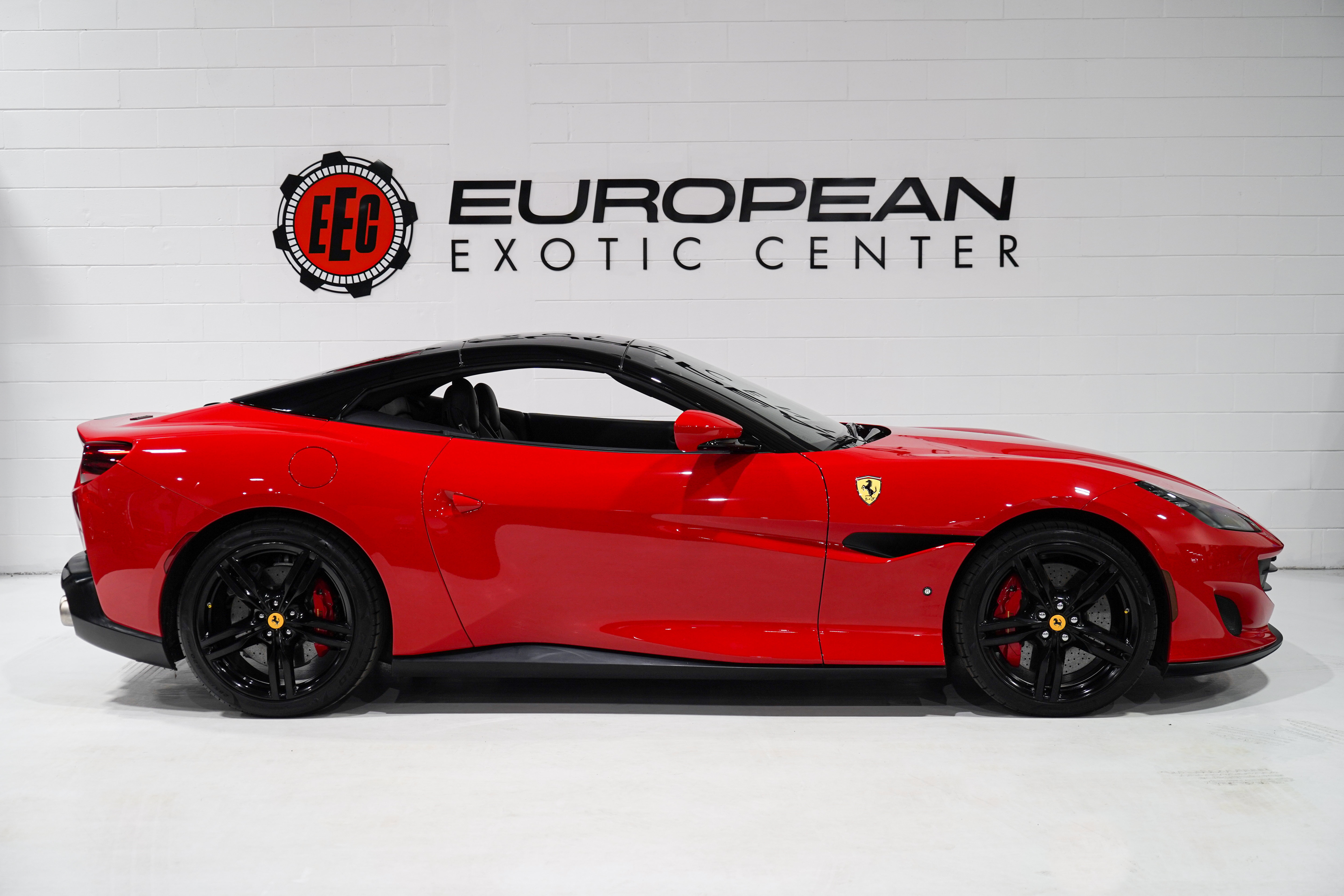 Used 2019 Ferrari Portofino RWD image 8