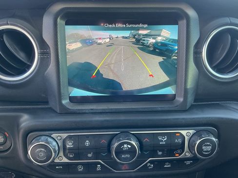 Used 2021 Jeep Wrangler Unlimited Sahara image 18