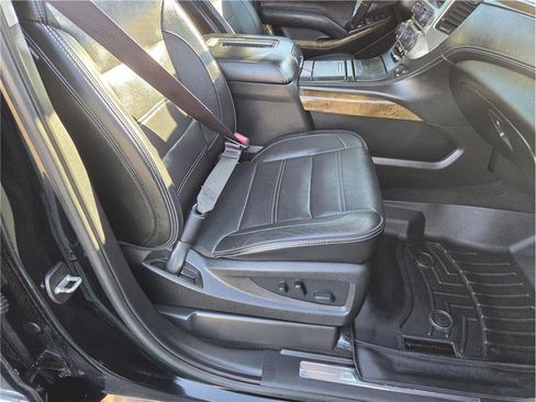 Used 2017 GMC Yukon Denali image 25