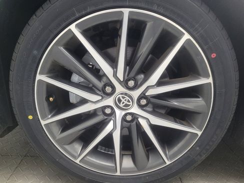 Used 2021 Toyota Camry XLE w/ Navigation Upgrade Package FWD image 31
