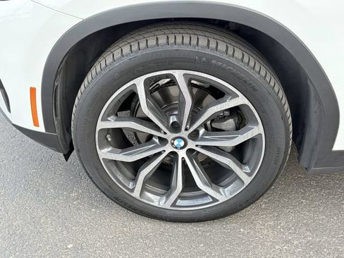Used 2025 BMW X4 xDrive30i AWD/4WD image 5