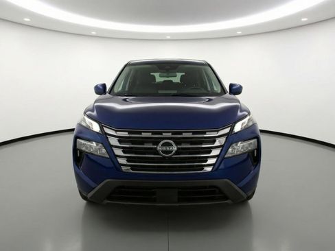 Used 2025 Nissan Rogue SV FWD image 2