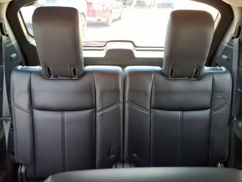 Used 2020 Nissan Pathfinder SL FWD image 17