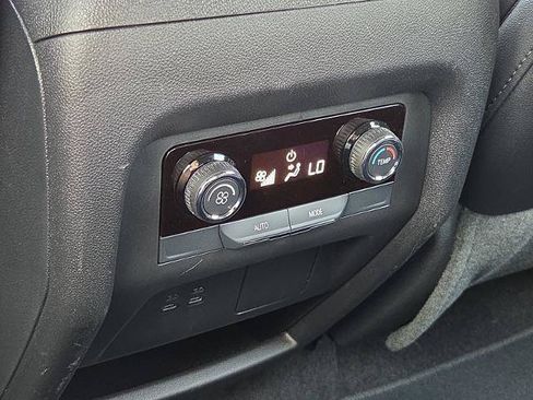 Certified 2026 Chevrolet Traverse LT FWD image 20
