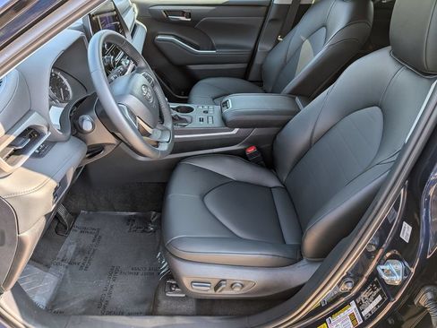 Used 2026 Toyota Highlander XLE AWD/4WD image 16