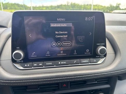 Used 2024 Nissan Rogue S FWD image 19