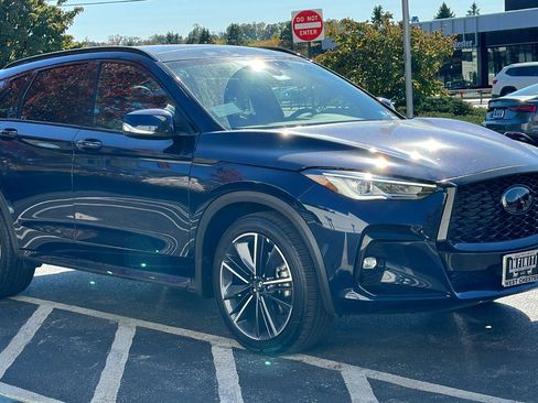 New 2025 INFINITI QX50 Sport image 2
