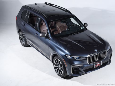 Used 2021 BMW X7 M50i image 12