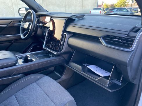 Used 2025 GMC Acadia Elevation image 26