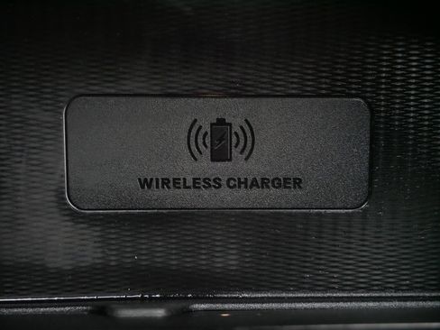 Used 2023 Jeep Grand Cherokee Limited w/ Luxury Tech Group II AWD/4WD image 30