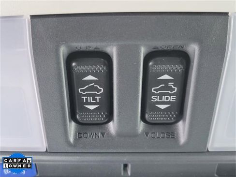 Used 2022 Subaru Crosstrek 2.5i Sport w/ Moonroof Package image 32