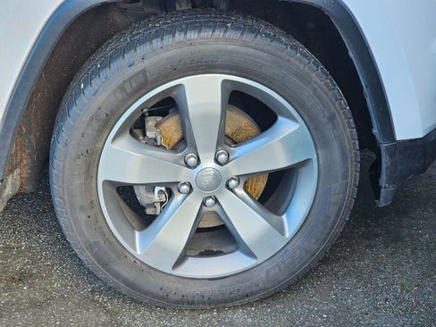 Used 2015 Jeep Grand Cherokee Limited w/ Luxury Group II image 10