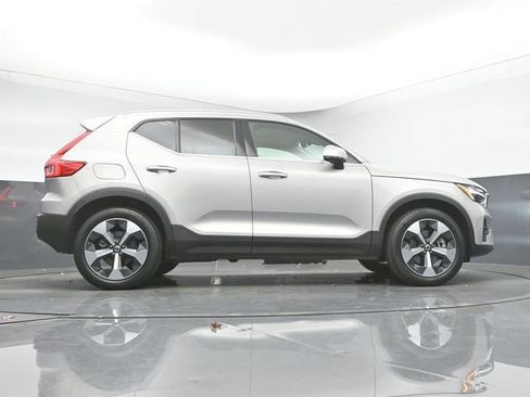 Used 2024 Volvo XC40 B5 Plus w/ Protection Package Premier image 43