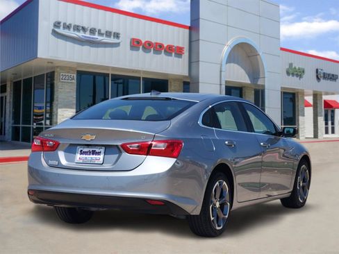 Used 2024 Chevrolet Malibu LT FWD image 5