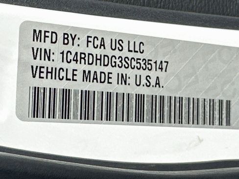 Used 2025 Dodge Durango GT RWD image 12