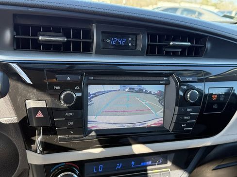 Used 2016 Toyota Corolla L image 23