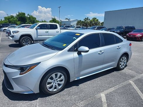 Used 2022 Toyota Corolla LE FWD image 12