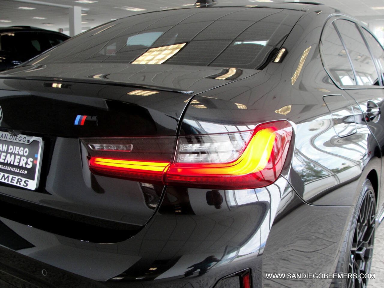 Used 2023 BMW 330i Sedan w/ M Sport Package RWD image 9