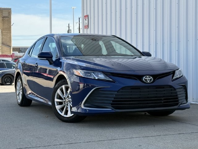 Used 2024 Toyota Camry LE w/ Convenience Package FWD image 2